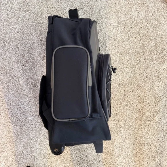 Y2K Jeep Rolling Backpack Travel Bag Olive Green Black 20 Inch Carry On Luggage - Picture 7 of 13